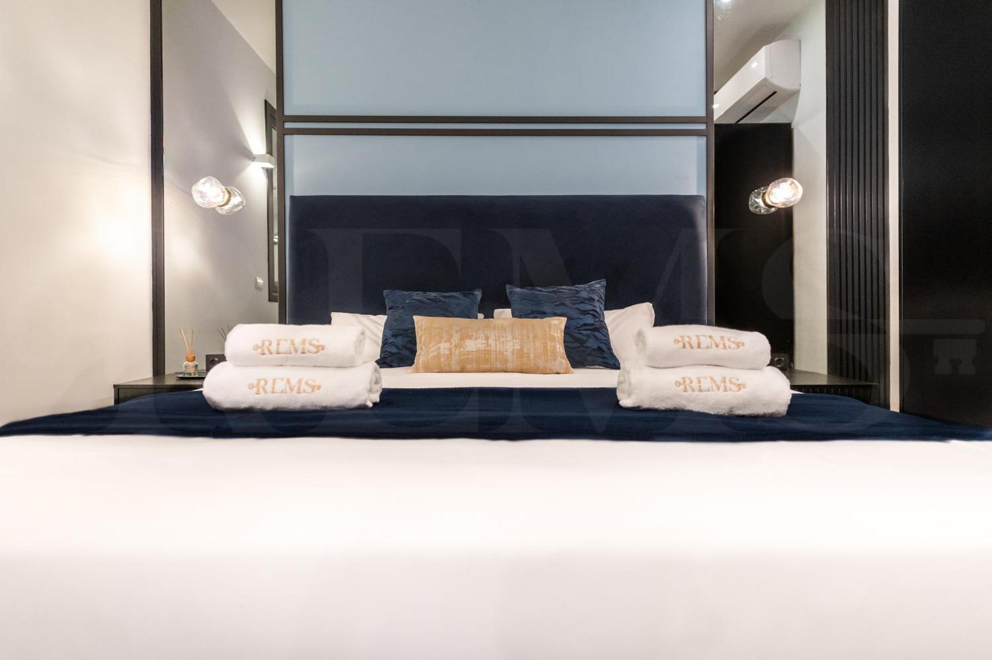 Apartament Intimate In The Heart Of By Rems